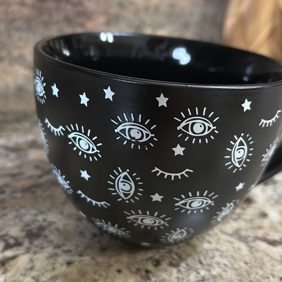 Evil eye stars black white coffee tea mug 18 oz
MADE IN USA - Picture 5 of 10